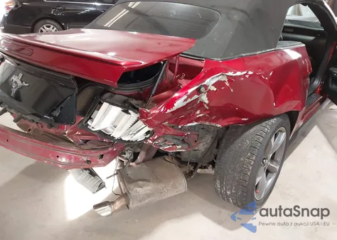 2015 Ford Mustang V6 z USA, uszkodzony, nr VIN 1FATP8EM7F5377638